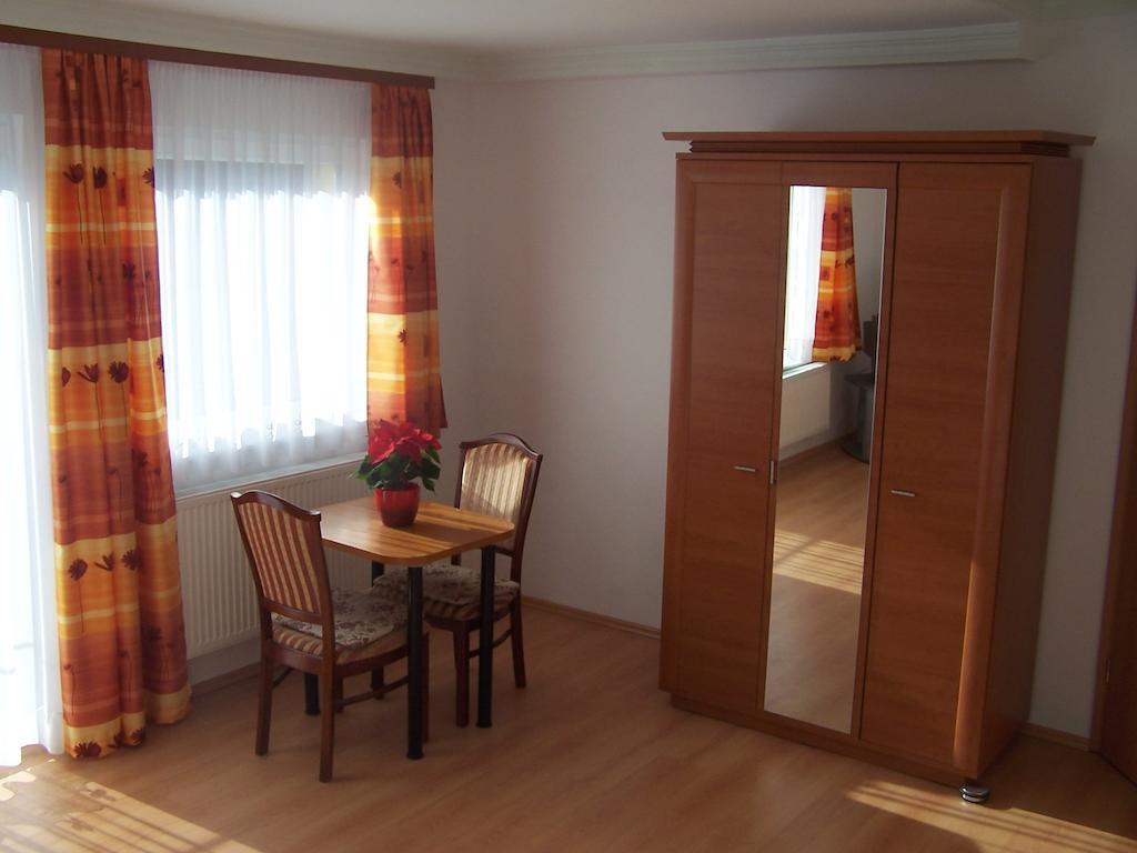 Akacia Apartment - Free Inside Parking, 2 Bedrooms, Garden, Next To Centre Budapest Zimmer foto
