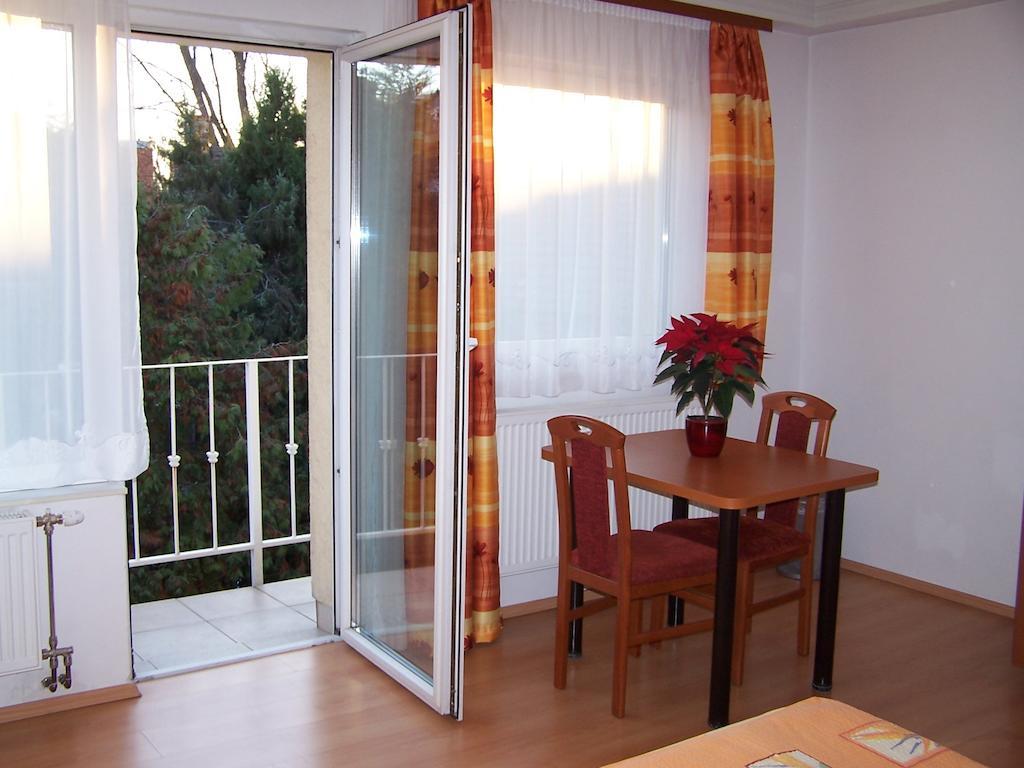 Akacia Apartment - Free Inside Parking, 2 Bedrooms, Garden, Next To Centre Budapest Zimmer foto