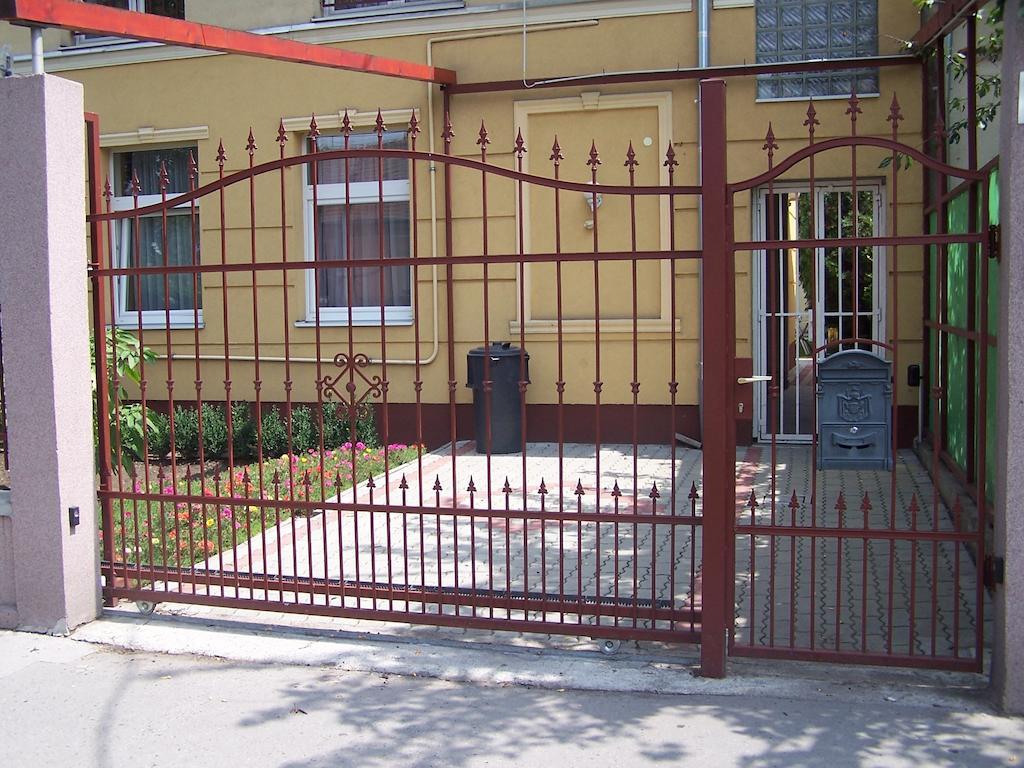 Akacia Apartment - Free Inside Parking, 2 Bedrooms, Garden, Next To Centre Budapest Exterior foto