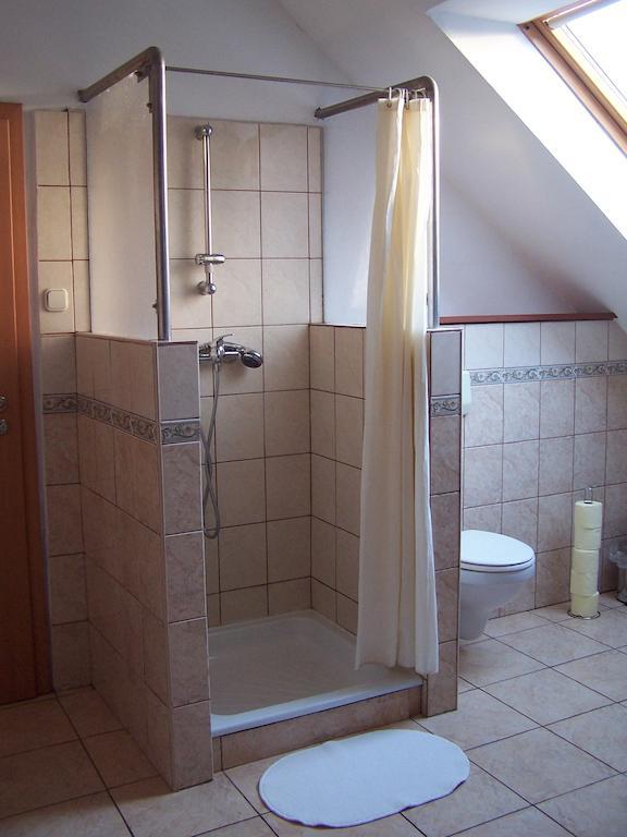 Akacia Apartment - Free Inside Parking, 2 Bedrooms, Garden, Next To Centre Budapest Zimmer foto